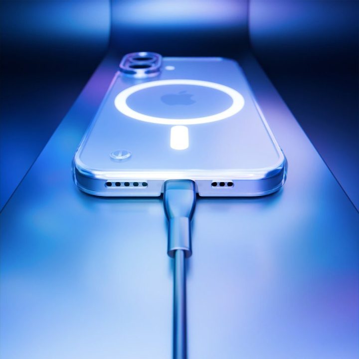 Permatomas dėklas iPhone 16 su MagSafe