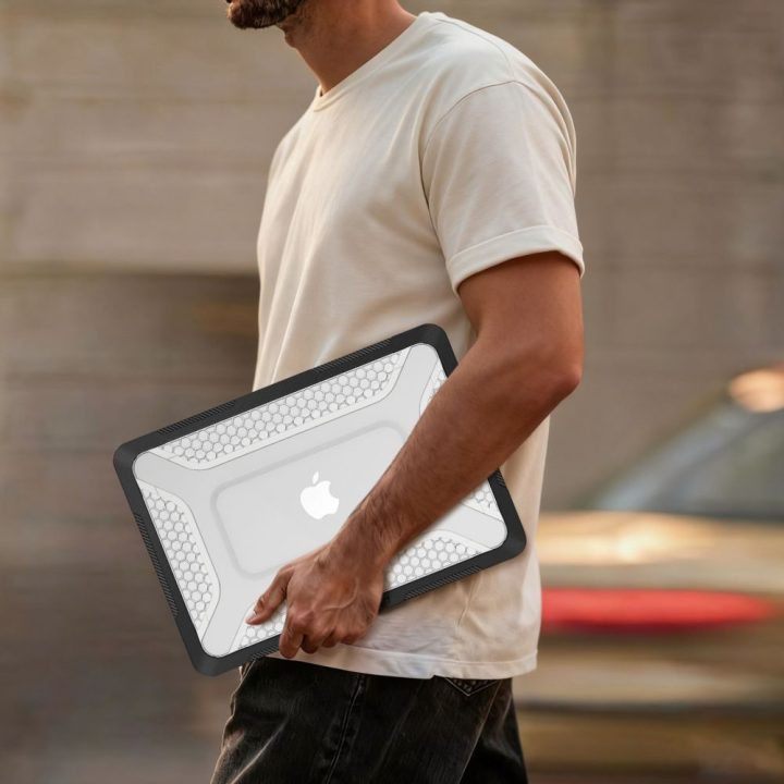 Tech-Protect Kevlar Pro dėklas MacBook Neo 13 2026, juodas ir skaidrus