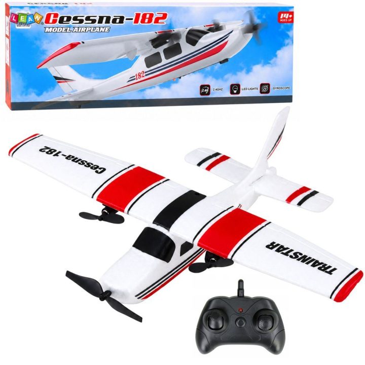 Žaislinis Cessna 182 nuotoliniu būdu valdomas putplasčio lėktuvas