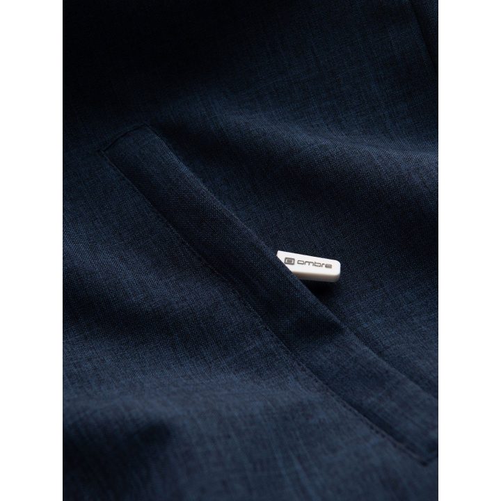 Vyriška tamsiai mėlyna lengva sportinė striukė su fliso pamušalu