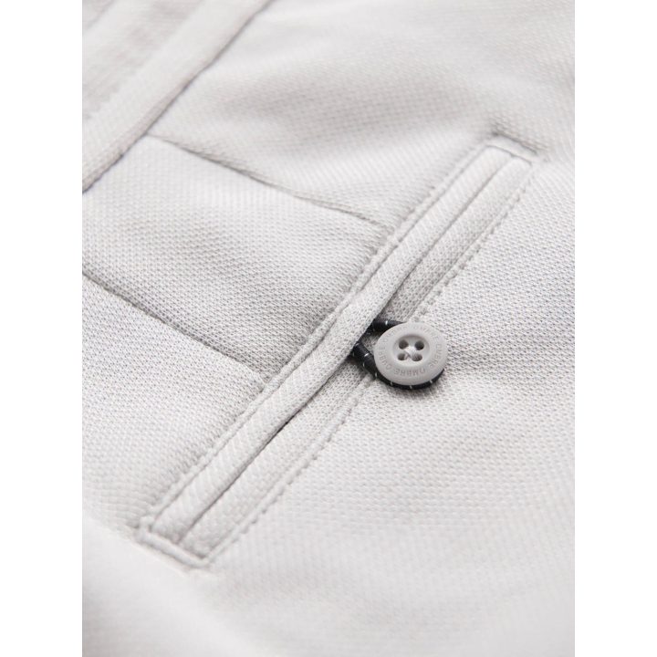 Vyriški šviesiai pilki slim fit šortai iki kelių