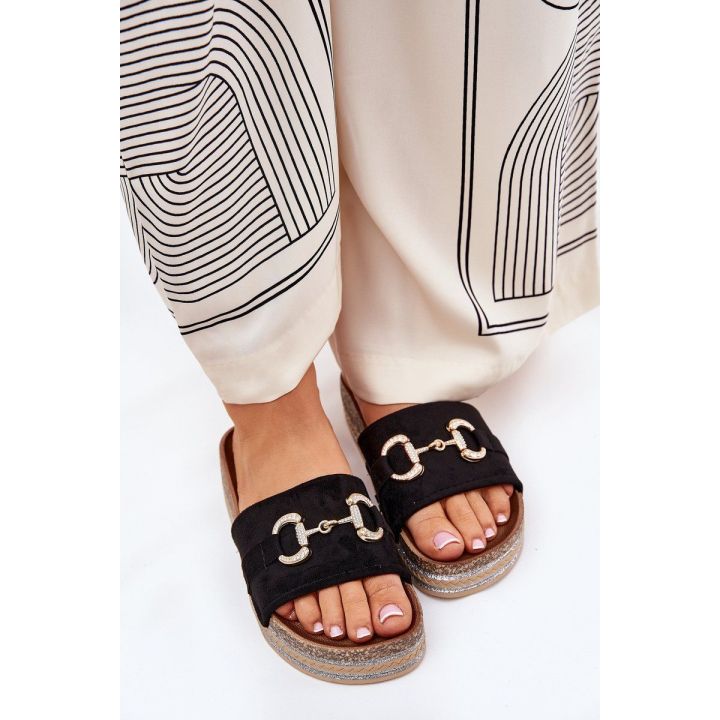 Moteriškos platforminės basutės juodos su auksinėmis detalėmis