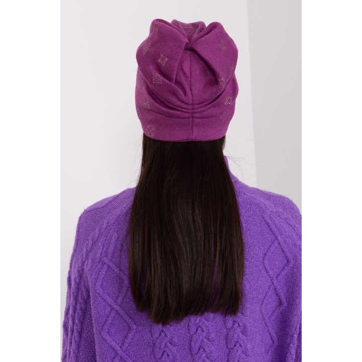 Kepurė violetinės spalvos