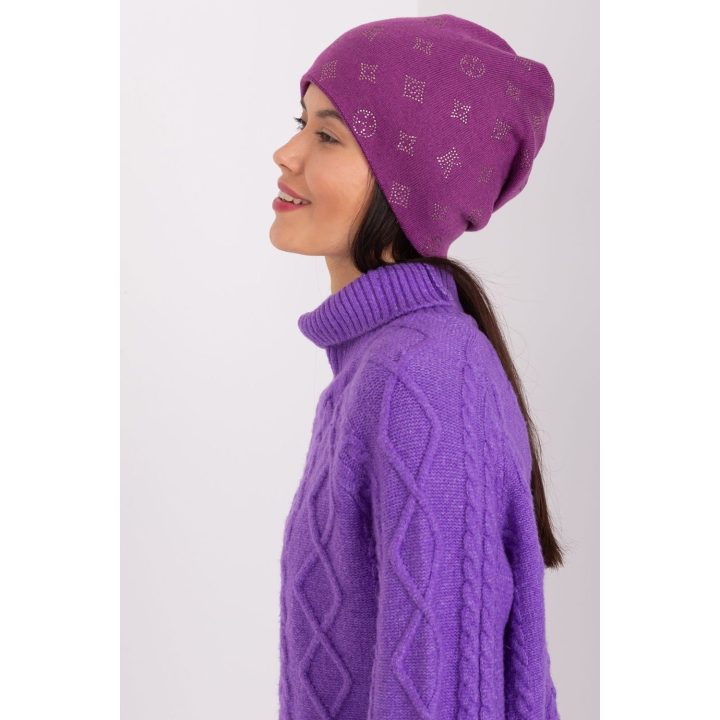 Kepurė violetinės spalvos