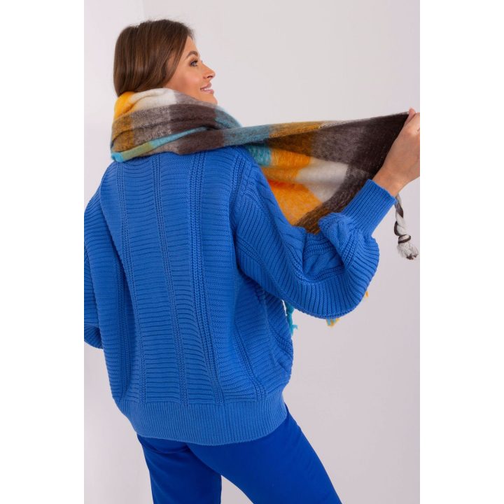 Moteriškas šalis – elegantiškas ir šiltas aksesuaras