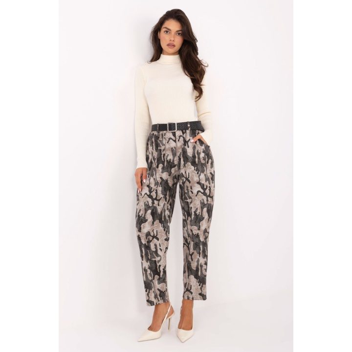 Moteriškos laisvalaikio kelnės su kamufliažiniu raštu