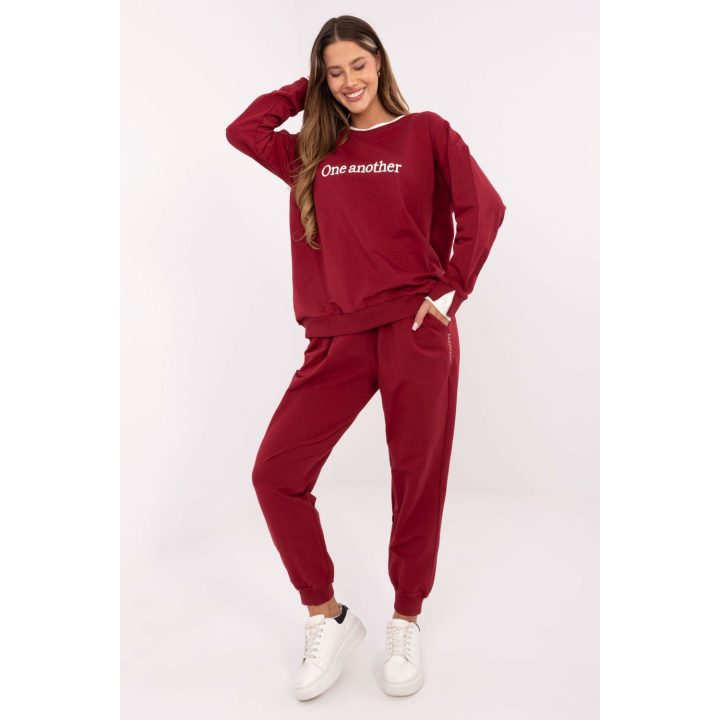 Bordo spalvos moteriškas laisvalaikio kostiumas Relevance