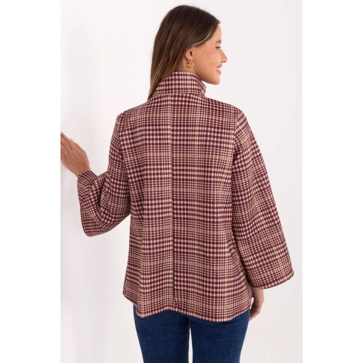 Paltas klasikinio kirpimo – elegancijai ir šilumai vėsiomis dienomis.