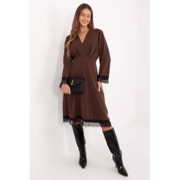 Suknelė kokteilinė elegantiško kirpimo – stiliaus akcentas ypatingoms progoms.