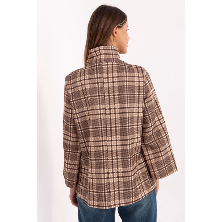 Paltas klasikinio kirpimo – elegancijai ir šilumai vėsiomis dienomis.