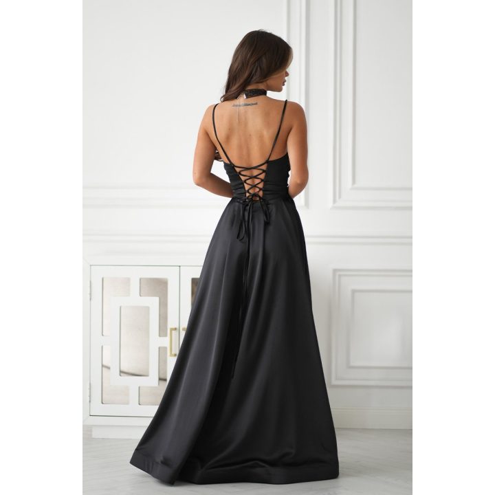 Suknelė ilga Bicotone – elegancijai ir patogumui ypatingomis progomis.