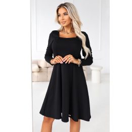 Suknelė Numoco – elegancijai ir patogumui kasdien.