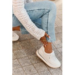 Baltos odinės platforminės laisvalaikio sportbačiai moterims
