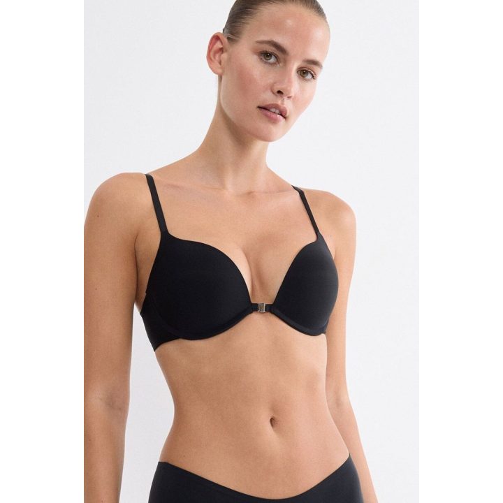 Juoda trikampė bikinio viršutinė dalis Triumph