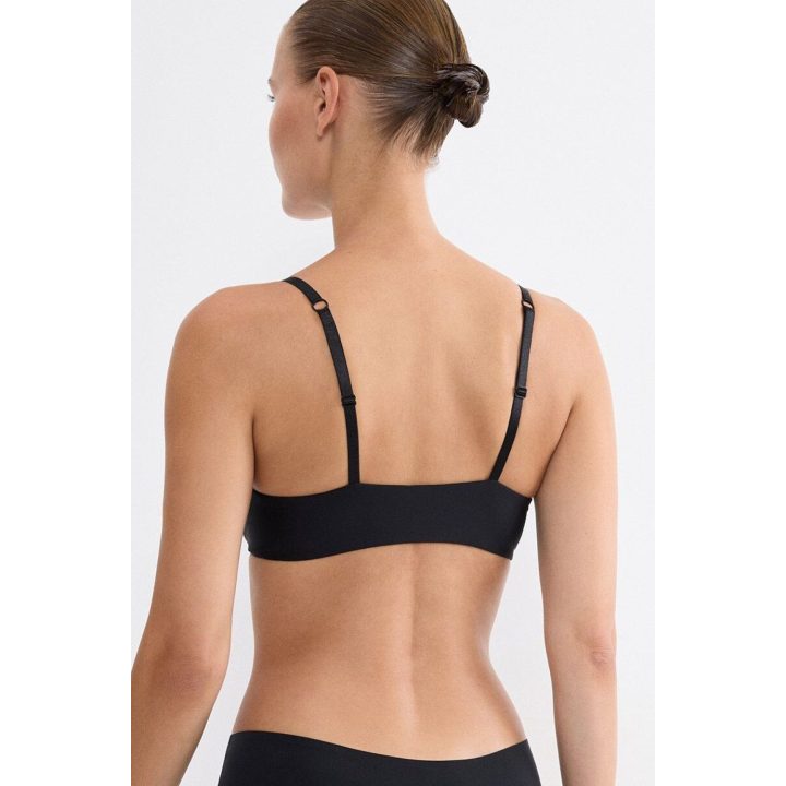 Juoda trikampė bikinio viršutinė dalis Triumph