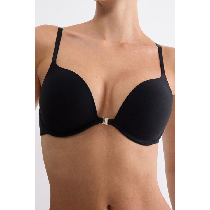 Juoda trikampė bikinio viršutinė dalis Triumph