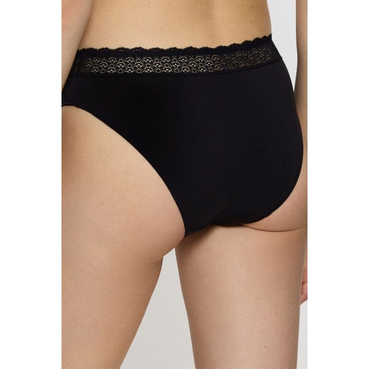 Juodos kelnaitės Triumph