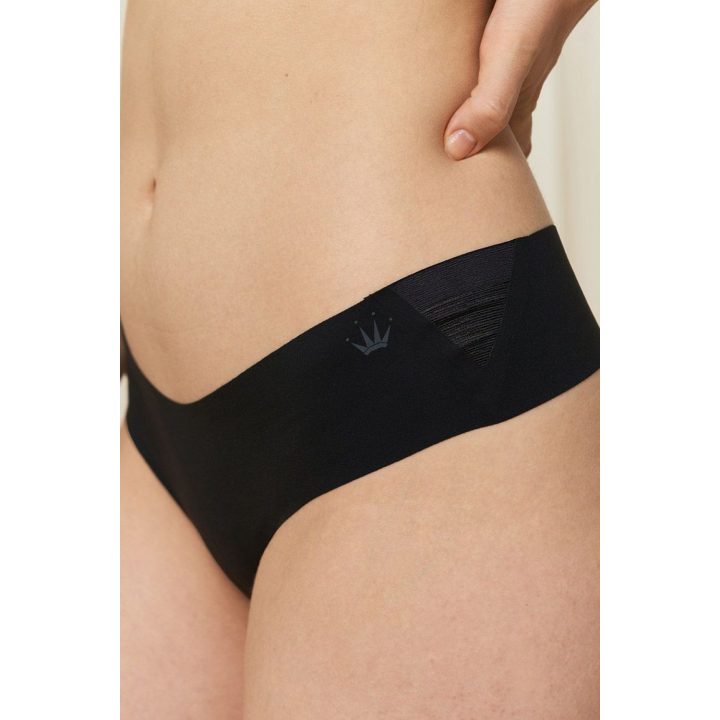 Juodos stringai Triumph