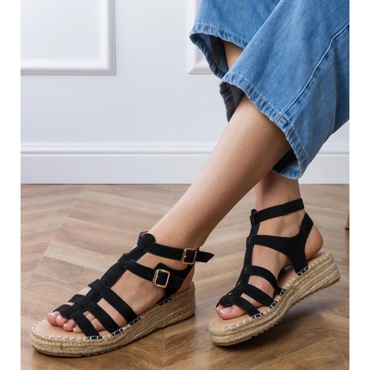 Juodos espadrilės basutės su žema platforma moterims