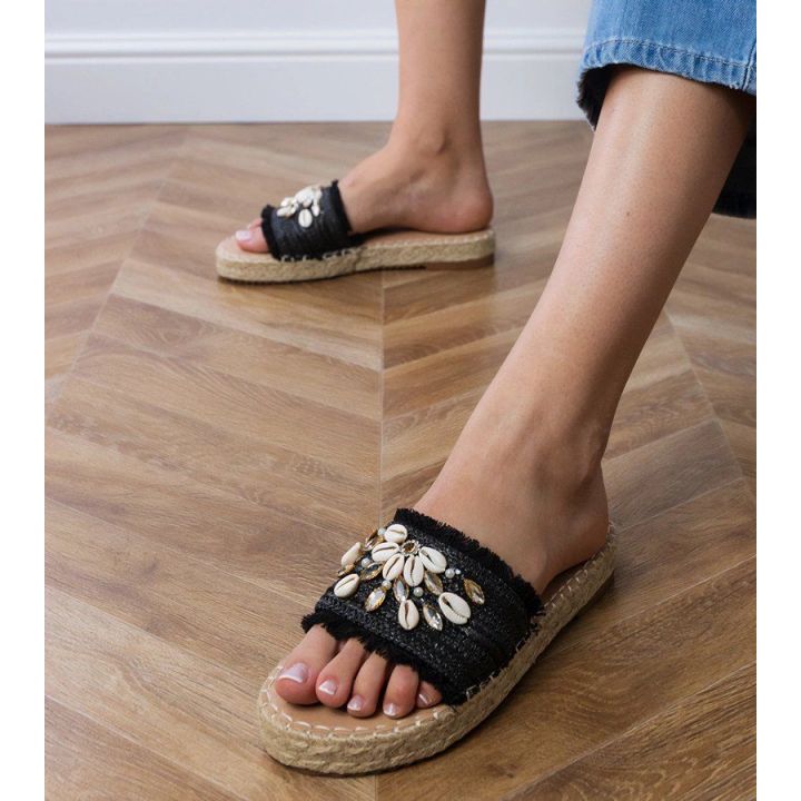 Juodos pintos espadrilės šlepetės su kriauklėmis moterims