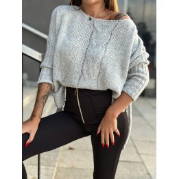 Moteriškas pilkas megztinis su pynės raštu