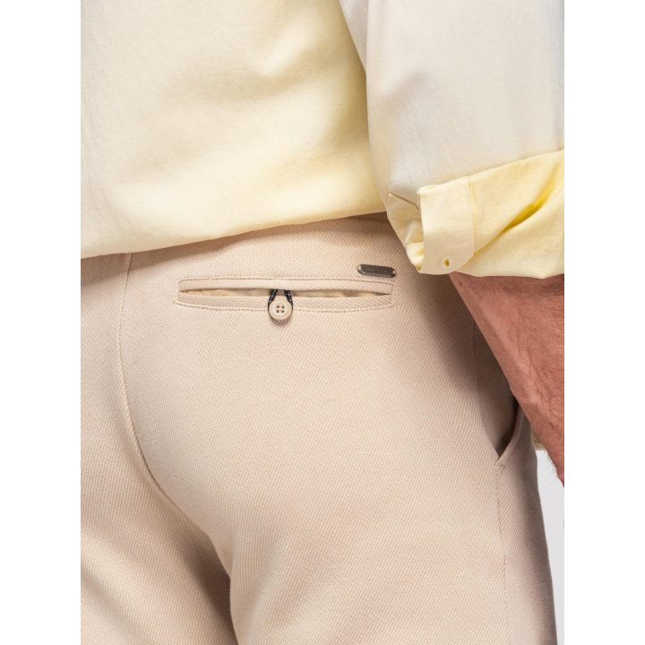 Vyriški smėlio spalvos slim fit šortai su raišteliu