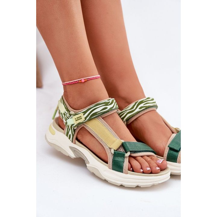 Moteriškos žalios vasarinės sandalės su lipukais