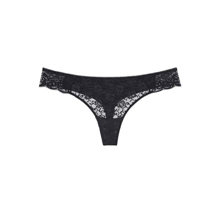 Juodos nėriniuotos string kelnaitės Triumph