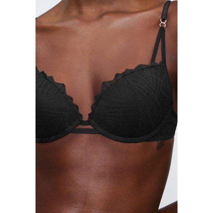 Juoda push-up liemenėlė Triumph