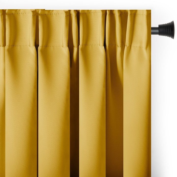 Geltona užuolaida su kilpomis AmeliaHome 140 × 245 cm