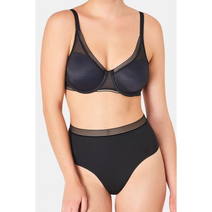 Juoda liemenėlė Triumph