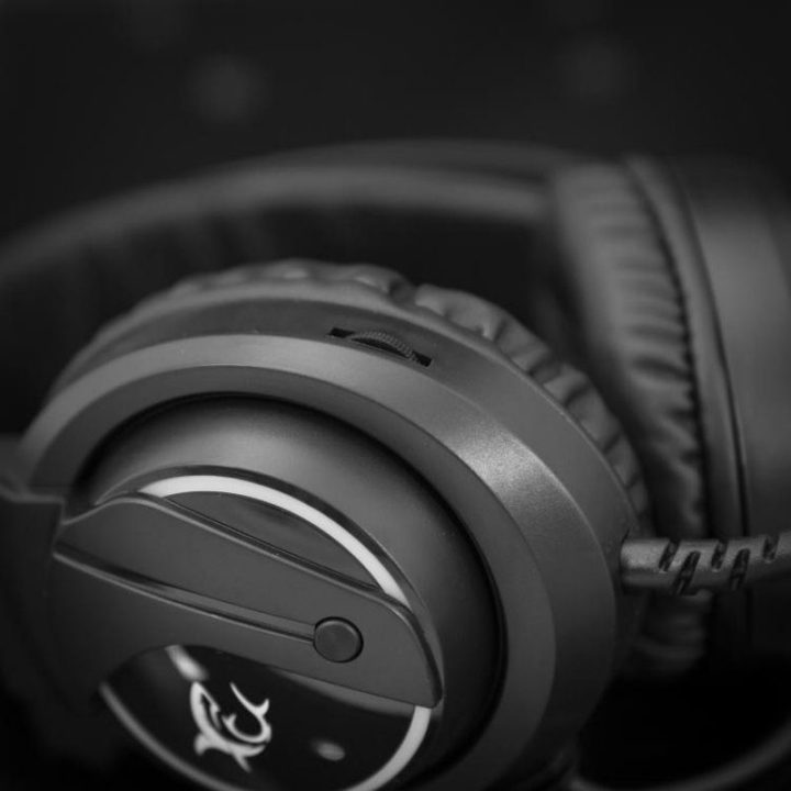 White Shark WOLF GH-2044 žaidimų ausinės, juodos