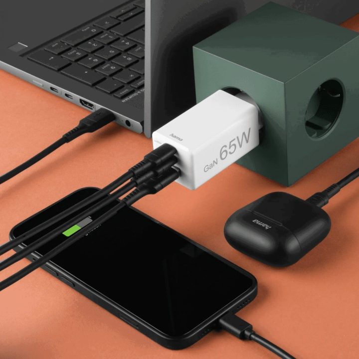 Hama 00201996 GaN įkroviklis, 2x USB-C ir 1x USB-A, 65 W, baltas