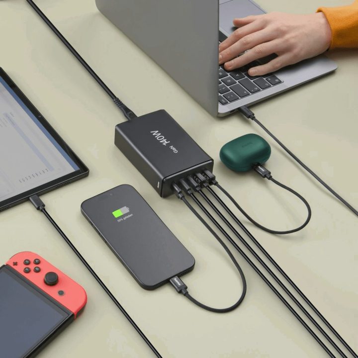Hama 00201978 įkrovimo stotelė su 3 USB-C ir 2 USB-A, 140 W, juoda