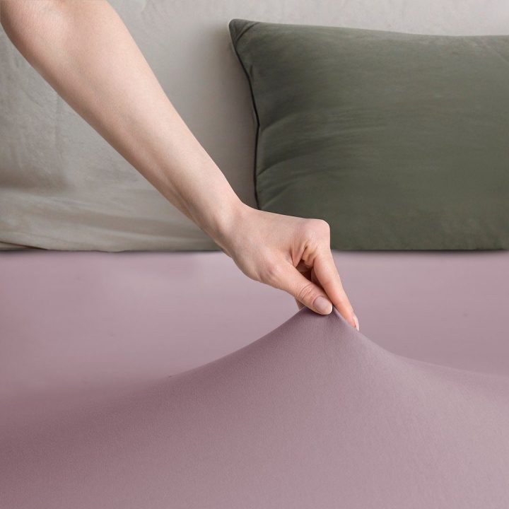 Paklodė su guma Amber AmeliaHome 160–180 × 200 × 30 cm, šviesiai rožinė