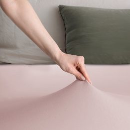 Paklodė su guma Amber Lila 100–120 × 200 + 30 cm, alyvinė