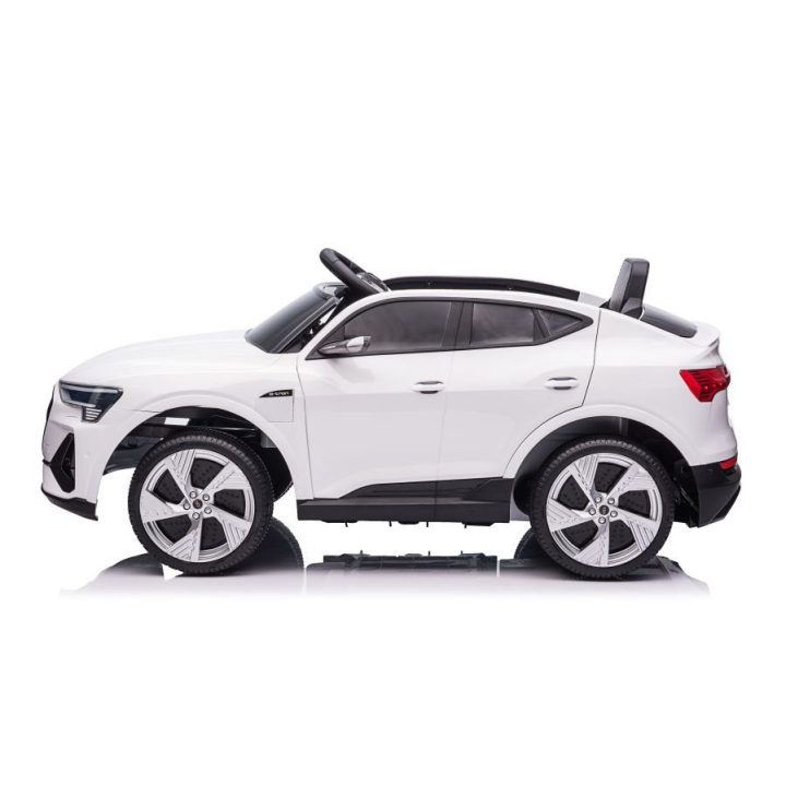 Baltas akumuliatorinis automobilis Audi E-Tron QLS-6688