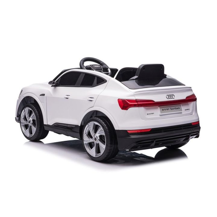 Baltas akumuliatorinis automobilis Audi E-Tron QLS-6688