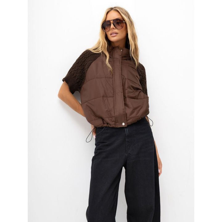 Tamsiai ruda moteriška liemenė su užtrauktuku