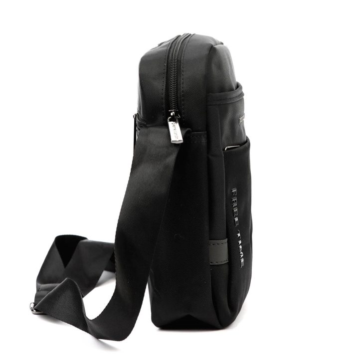 Juoda rankinė per petį Pierre Cardin