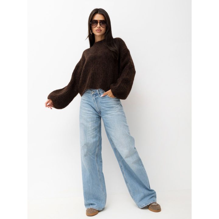 Tamsiai rudas oversize megztinis