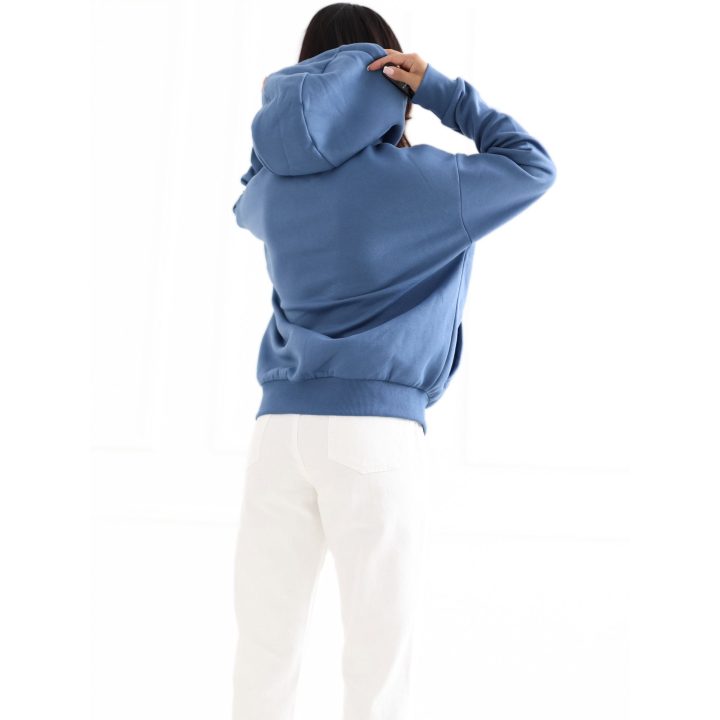 Mėlynas moteriškas džemperis su gobtuvu ir spauda