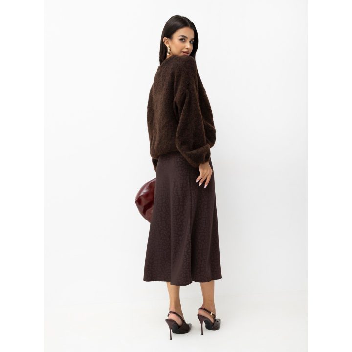 Tamsiai rudas megztinis oversize