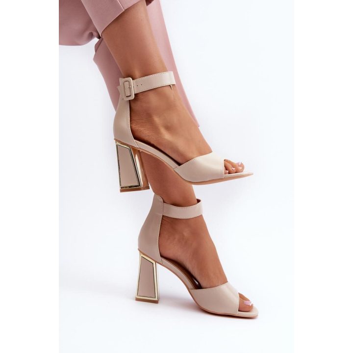 Basutės su kulnu, smėlio spalvos Step in style