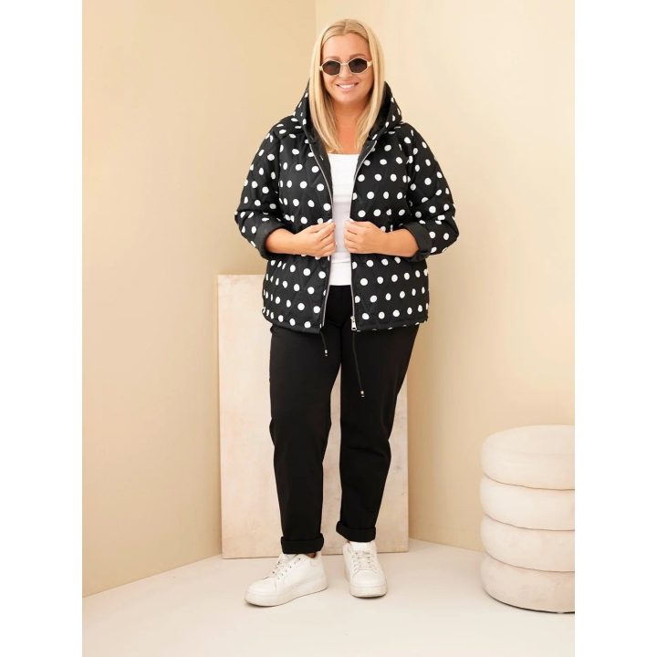 Moteriška Plus Size striukė su gobtuvu ir taškuotu raštu, juoda