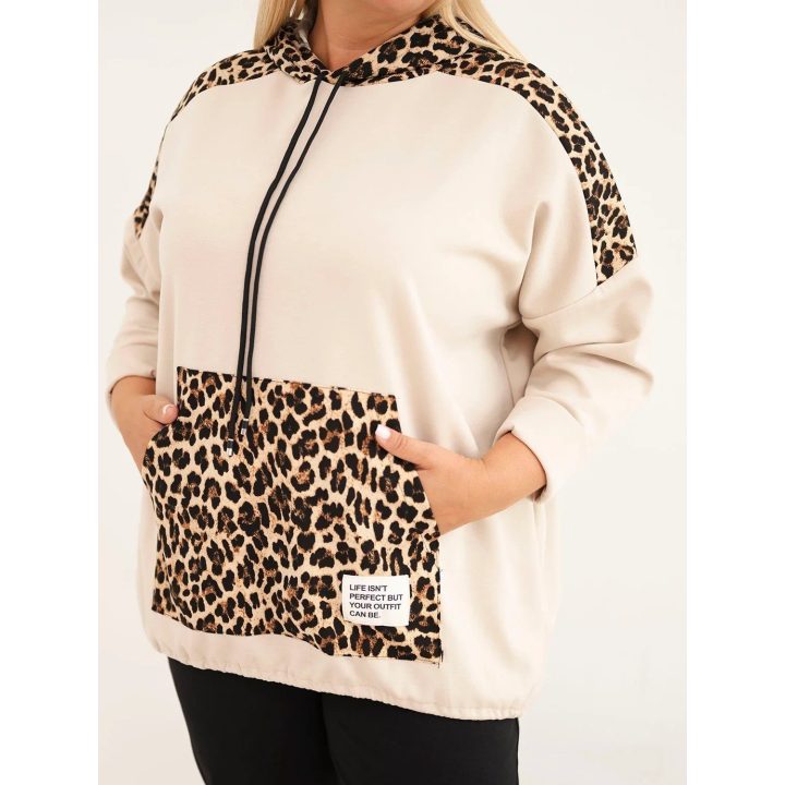Plus Size moteriškas džemperis su gobtuvu, leopardo rašto intarpais ir smėlio spalvos