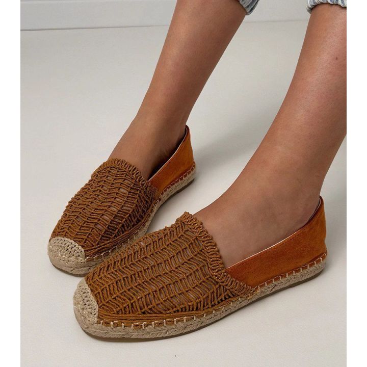 Rudos ažūrinės espadrilės ant platformos moterims