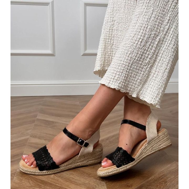 Juodi moteriški espadrilės tipo sandalai su pynimo juosta