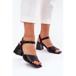 Moteriškos juodos basutės su kulniuku ir sagtimi Step in Style