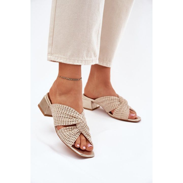 Basutės su platforma smėlio spalvos pintu viršumi Maciejka